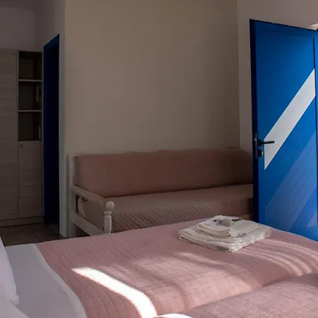 Voukelari Guest house
